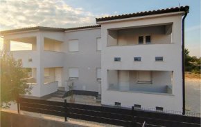 Stunning Apartment In Vir With Wifi